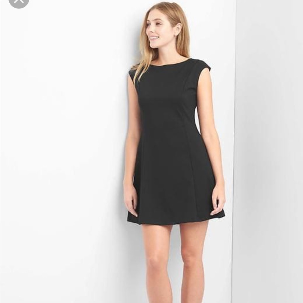 GAP dress size 2